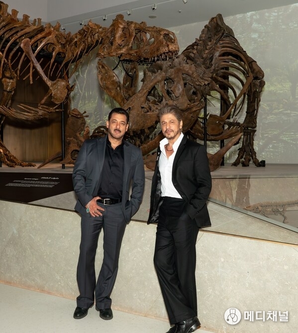 Bollywood Superstars Shah Rukh Khan and Salman Khan Attend Natural History Museum Abu Dhabi’s VIP Opening