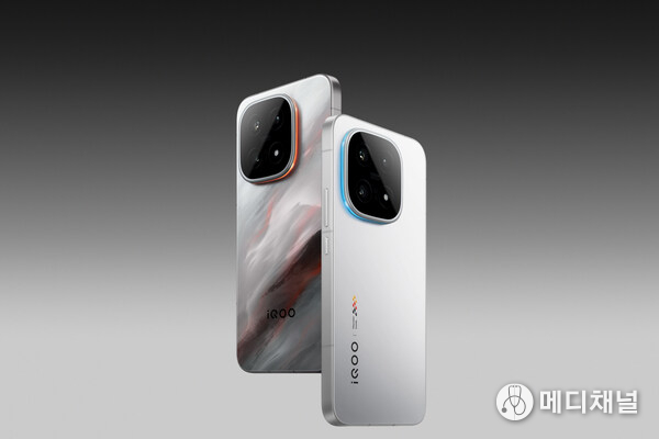 iQOO 15 integrates multiple industry-leading innovations, delivering breakthroughs across core dimensions, elevating Performance Beyond Next.