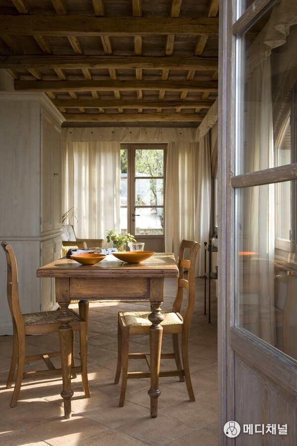 Suite Mare, rest area