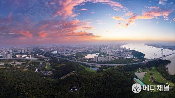 A view of Jiangyin City