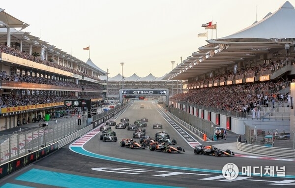 Formula 1 Etihad Airways Abu Dhabi Grand Prix brings 339,000 fans to Yas Island