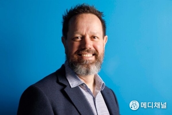 Graham Cooke - Finder